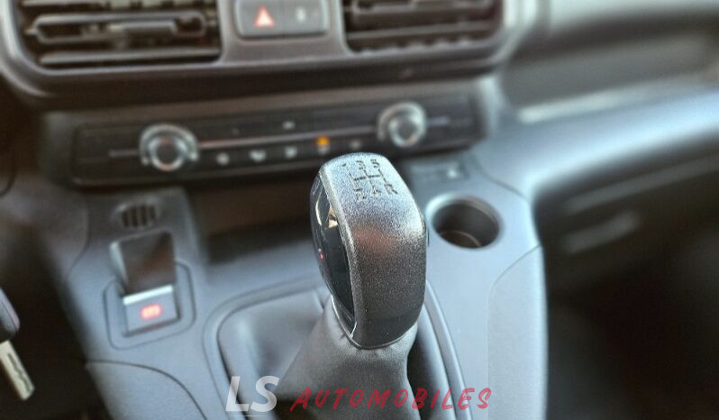 2019 opel COMBO full