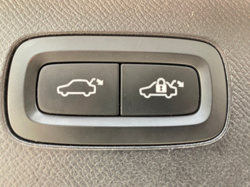 
								2021 Volvo XC90 full									