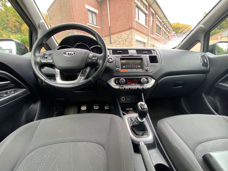 
								2012 Kia Rio full									