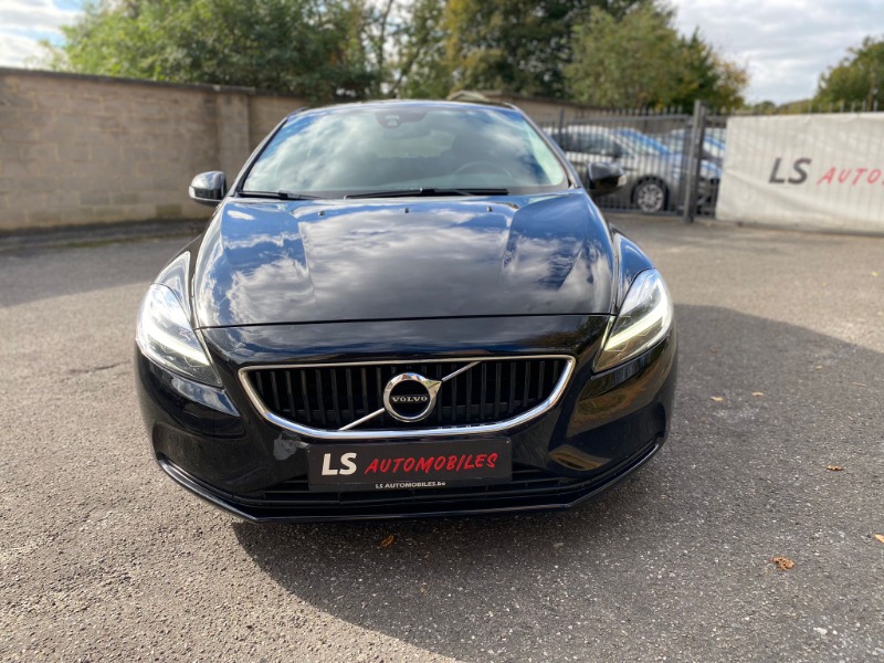 
								2017 Volvo V40 full									