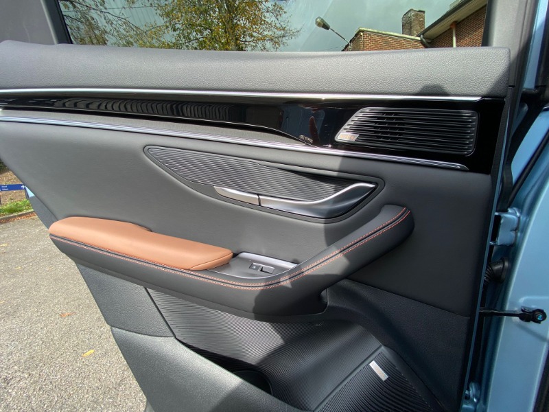 
								2025 BYD SEAL U DM-i full									