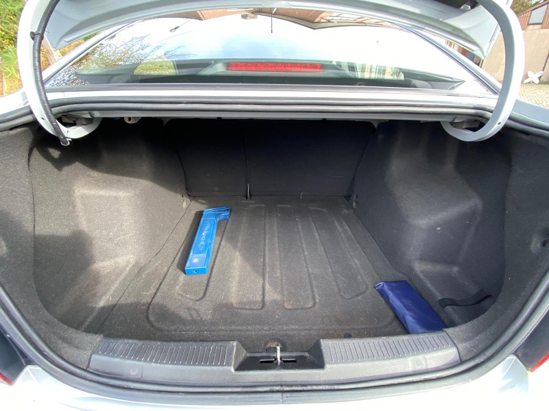 
								2012 Chevrolet AVEO full									