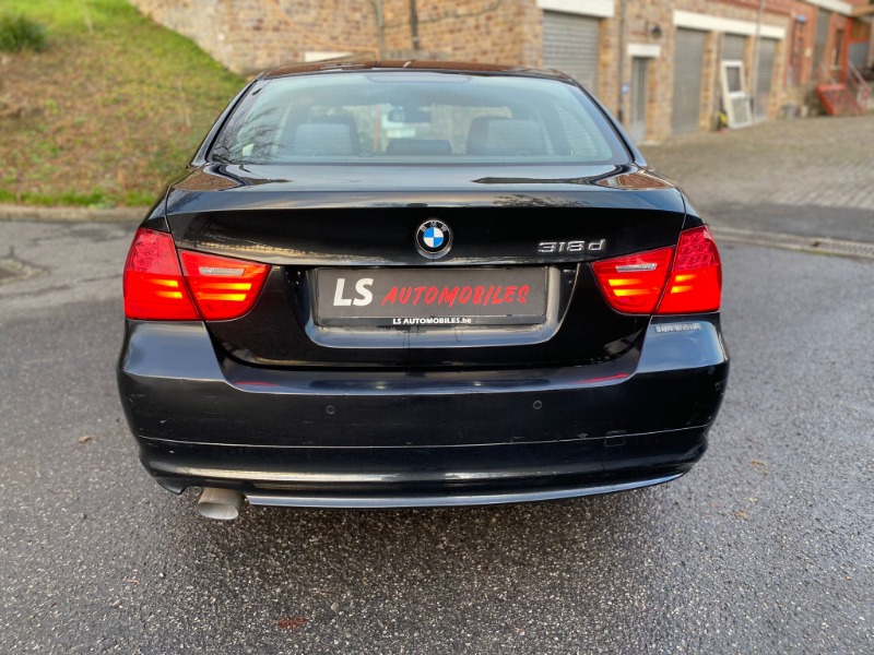 
								2011 BMW 318 full									