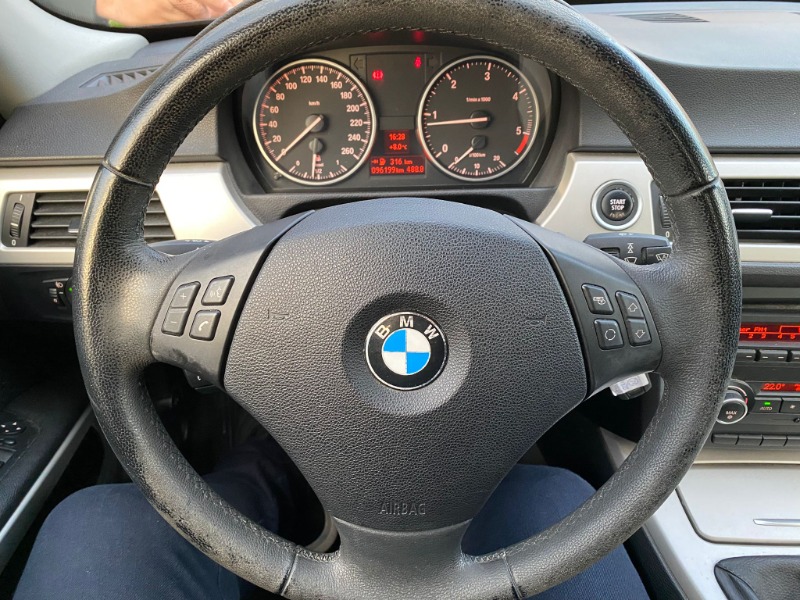 
								2011 BMW 318 full									