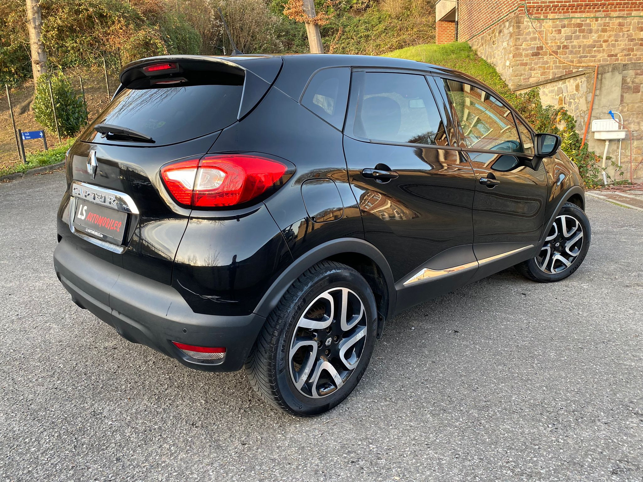 
								RENAULT CAPTUR full									