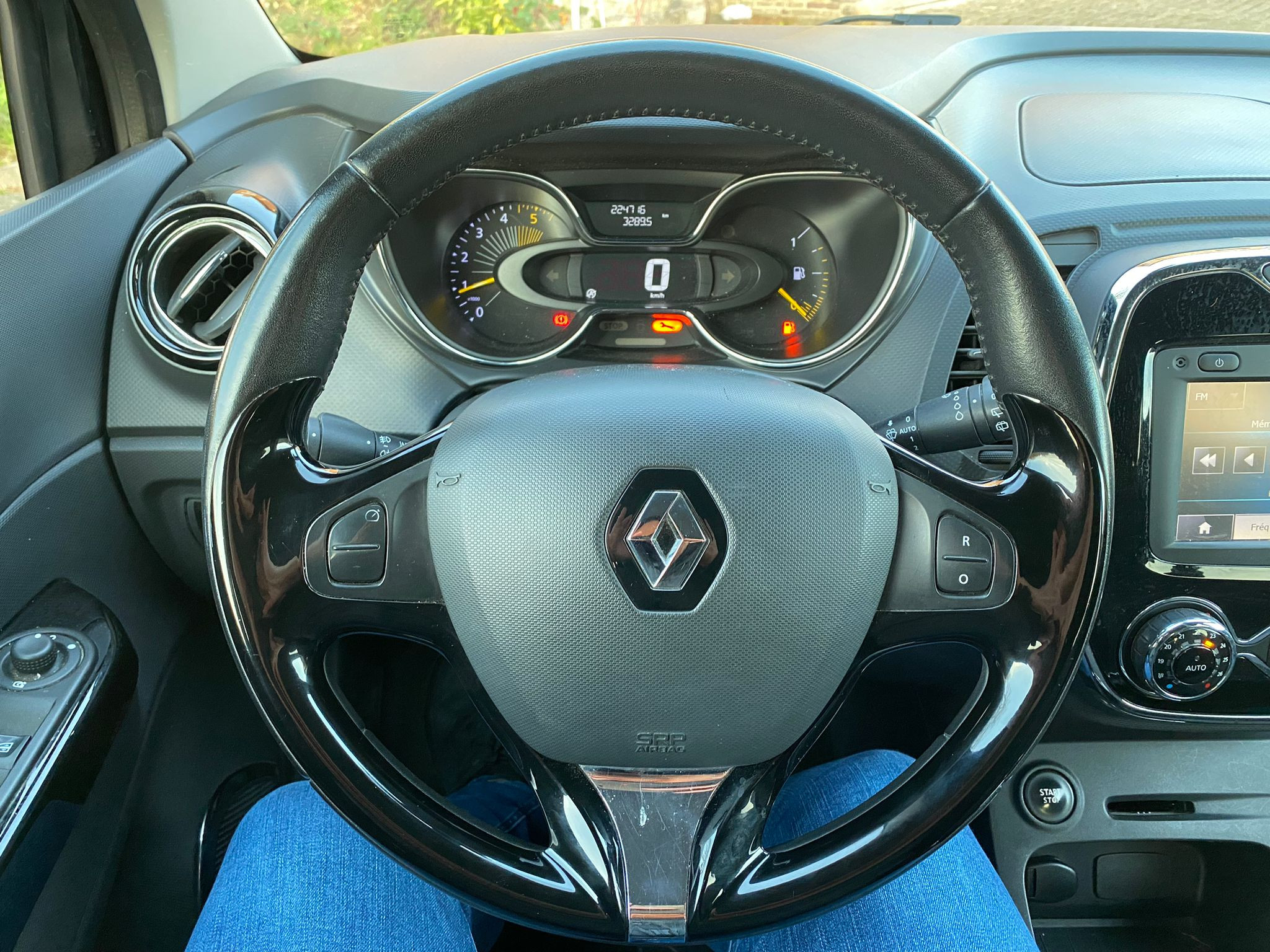 
								RENAULT CAPTUR full									