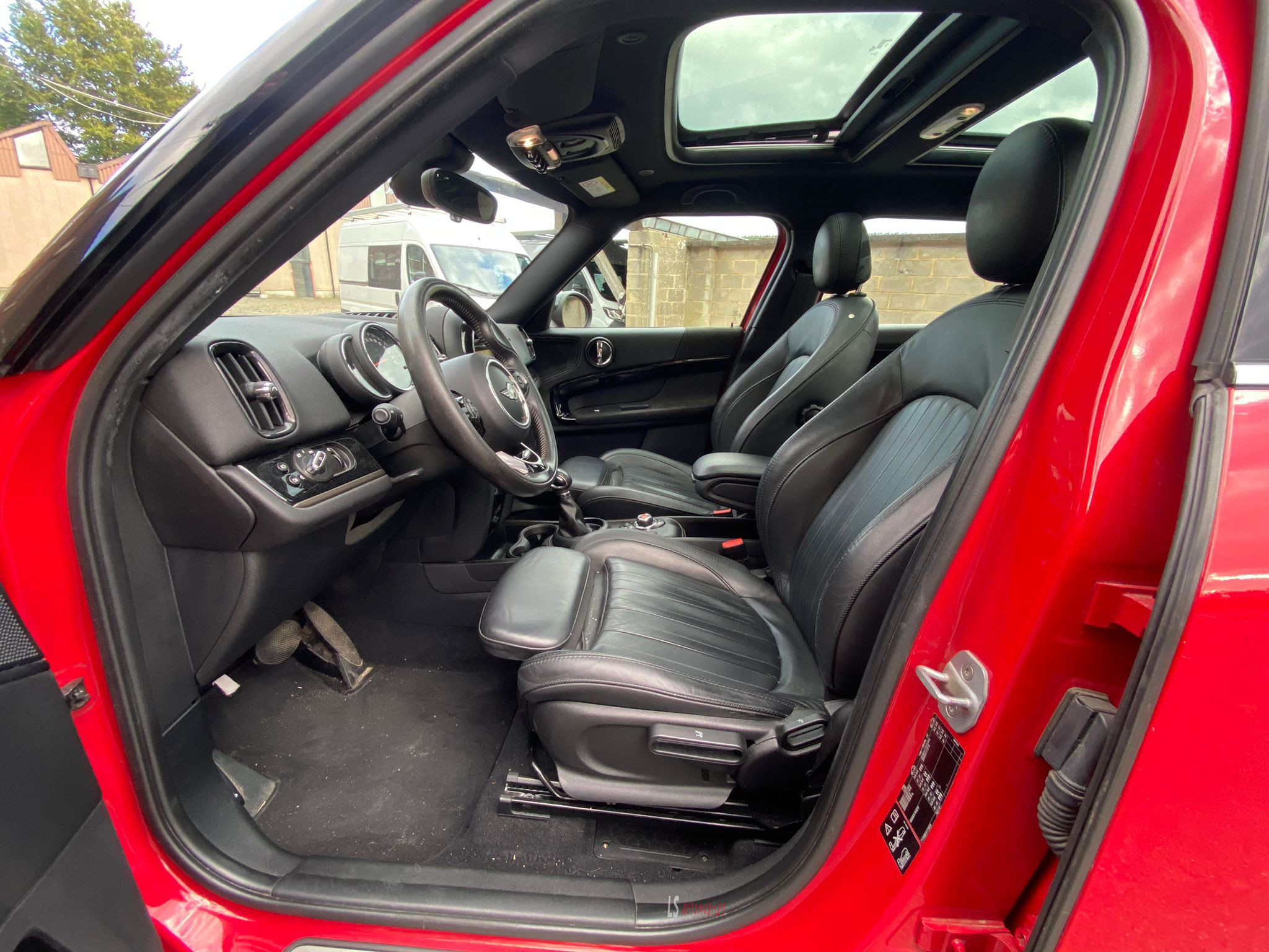 
								MINI Countryman Cooper S ALL4*Boite Automatique*Toit Pano full									