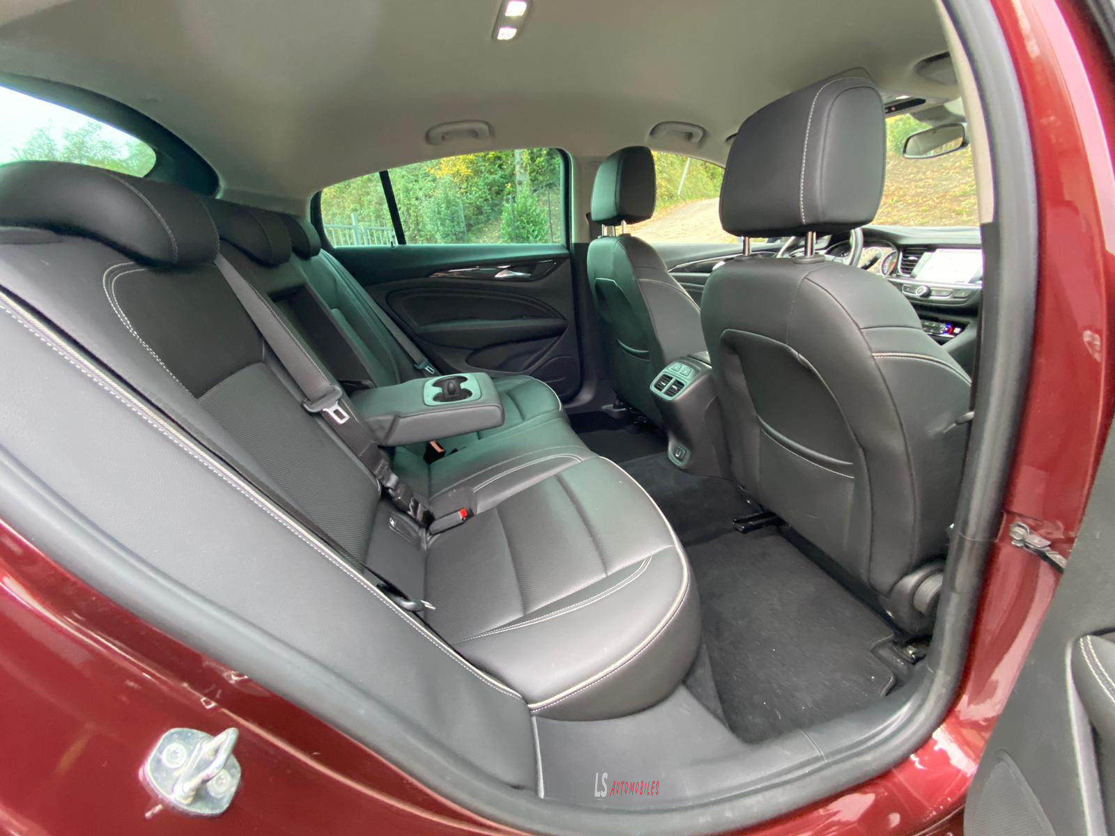 
								Opel Insignia*1.5*140HP*Led*Navi*Cam*HeadUp*Leather full									