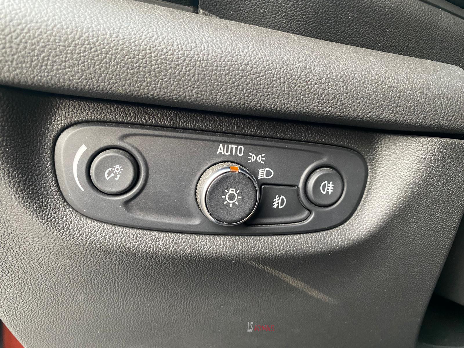 
								Opel Insignia*1.5*140HP*Led*Navi*Cam*HeadUp*Leather full									