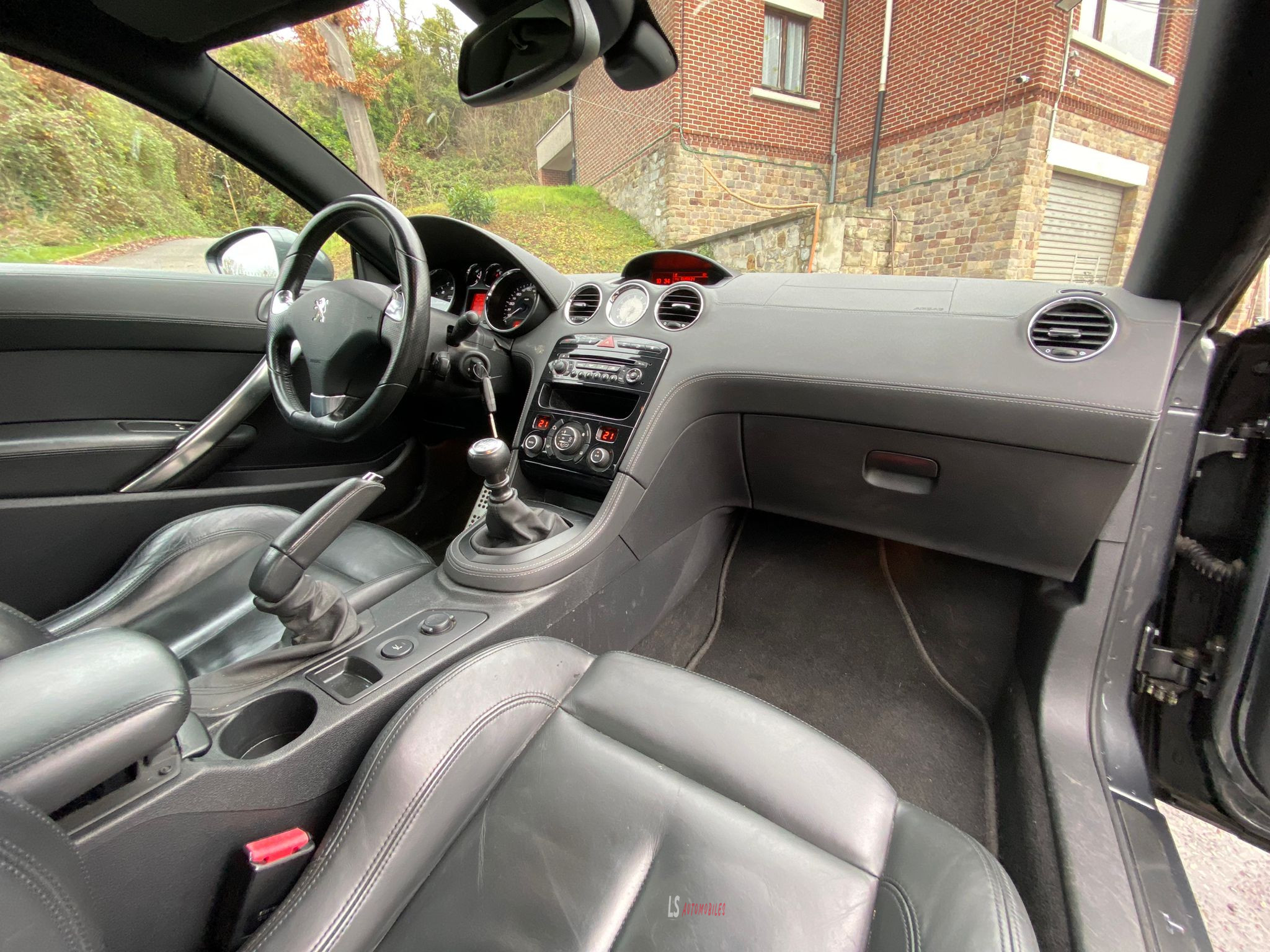 
								Peugeot RCZ 2.0 HDi*CUIR*AIRCOAUTO*CRUISE*EU5 full									
