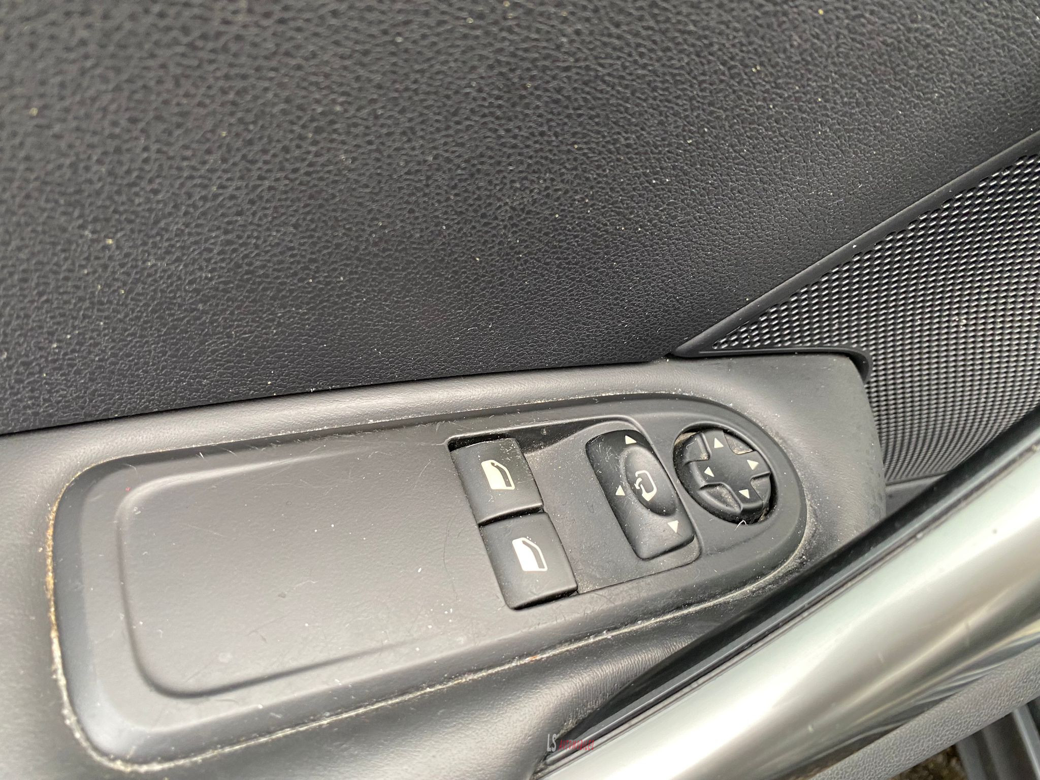 
								Peugeot RCZ 2.0 HDi*CUIR*AIRCOAUTO*CRUISE*EU5 full									