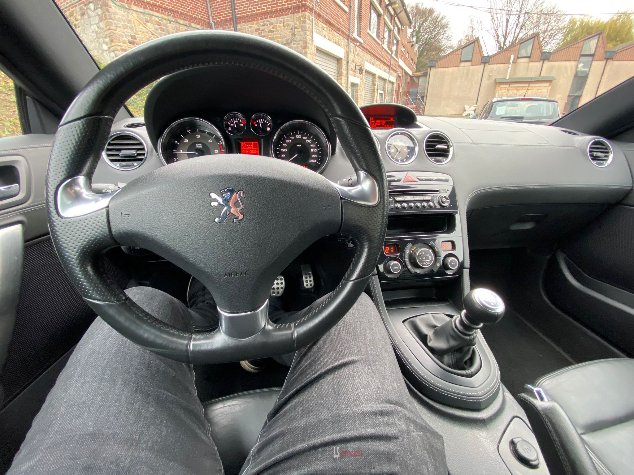 
								Peugeot RCZ 2.0 HDi*CUIR*AIRCOAUTO*CRUISE*EU5 full									