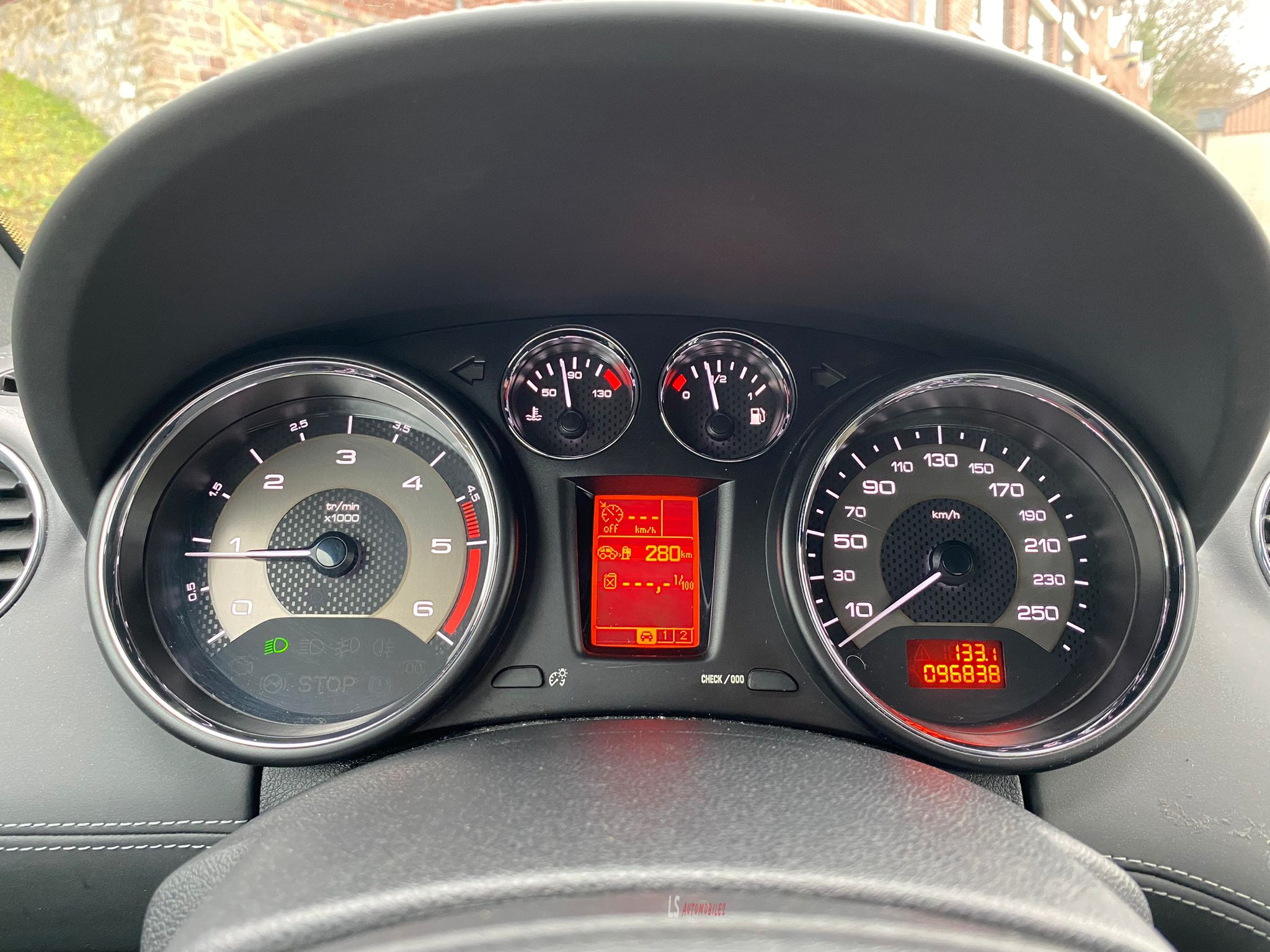 
								Peugeot RCZ 2.0 HDi*CUIR*AIRCOAUTO*CRUISE*EU5 full									