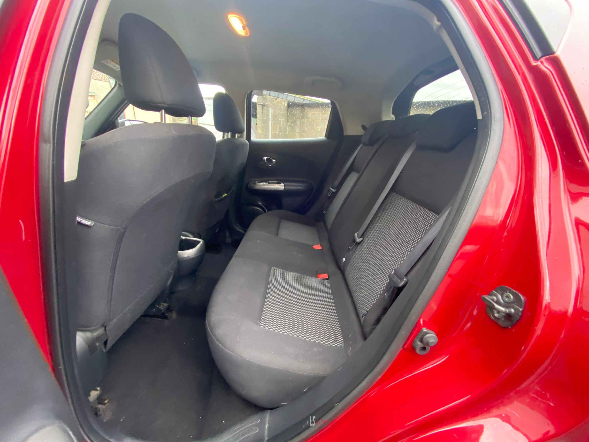 
								Nissan Juke 1.6e*Boite automatique*Navi*Camera*Eu6b full									