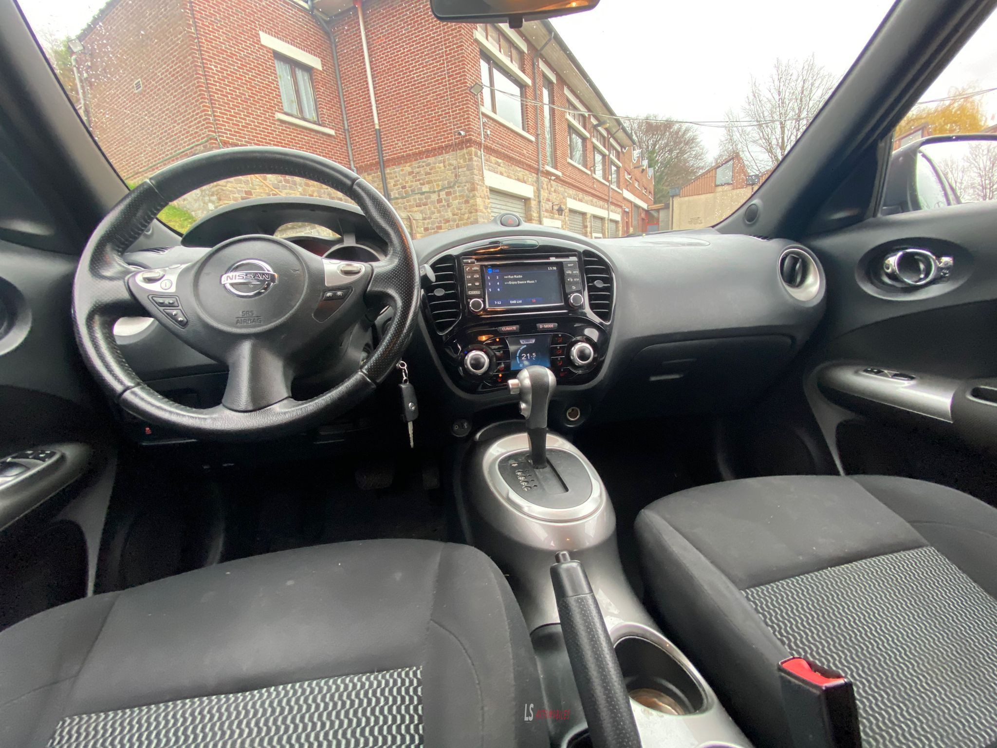 
								Nissan Juke 1.6e*Boite automatique*Navi*Camera*Eu6b full									