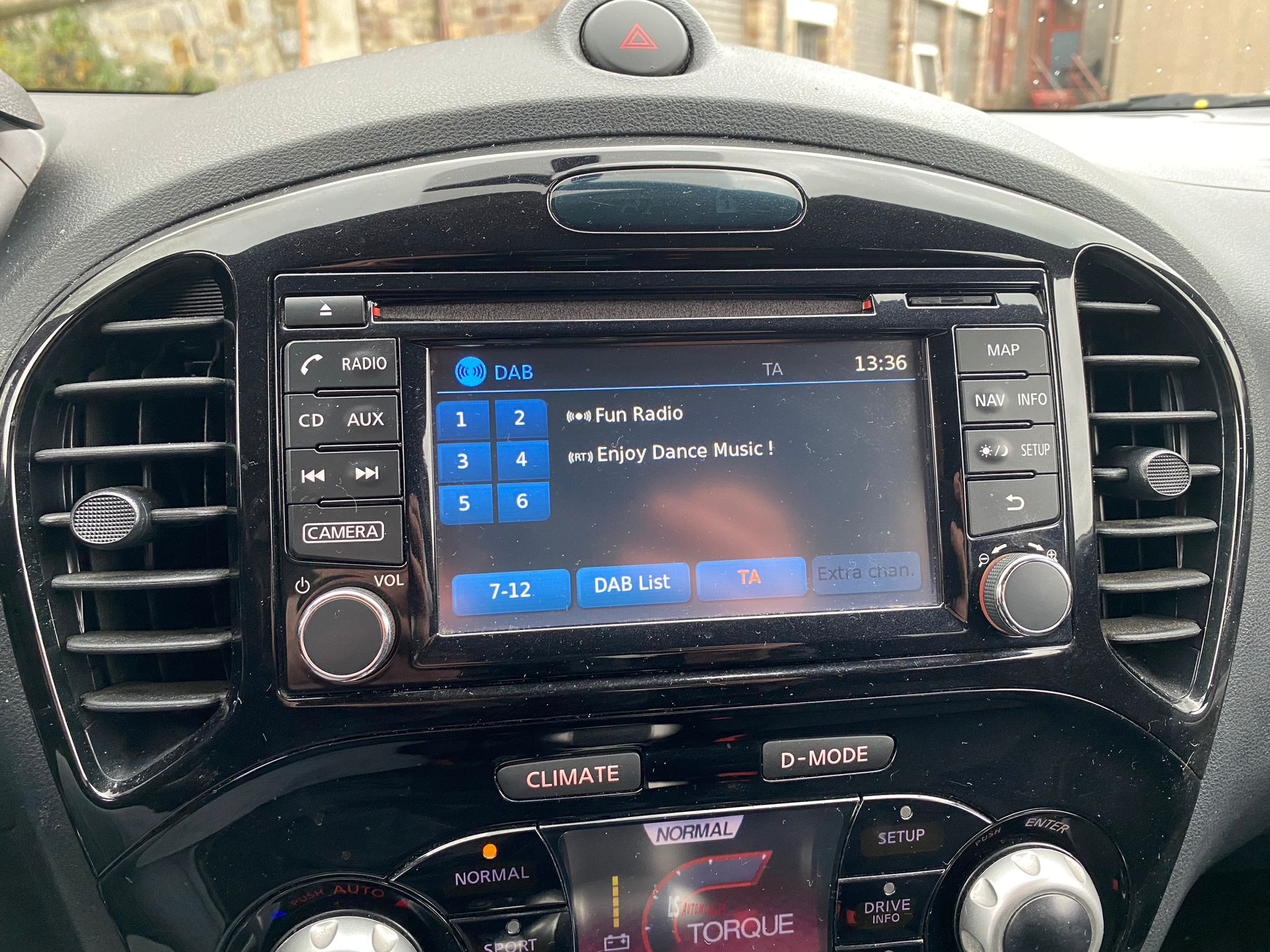 
								Nissan Juke 1.6e*Boite automatique*Navi*Camera*Eu6b full									