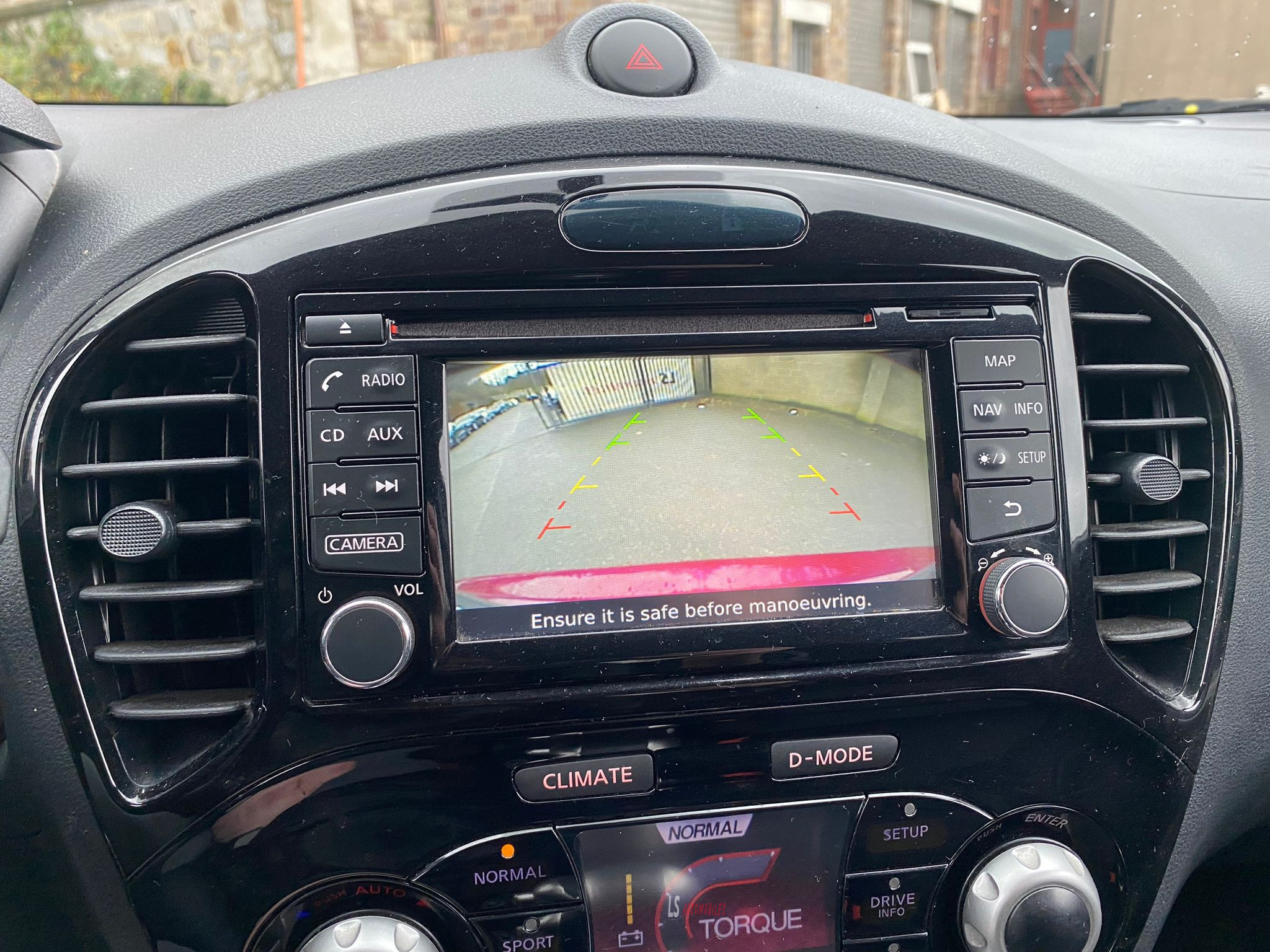 
								Nissan Juke 1.6e*Boite automatique*Navi*Camera*Eu6b full									