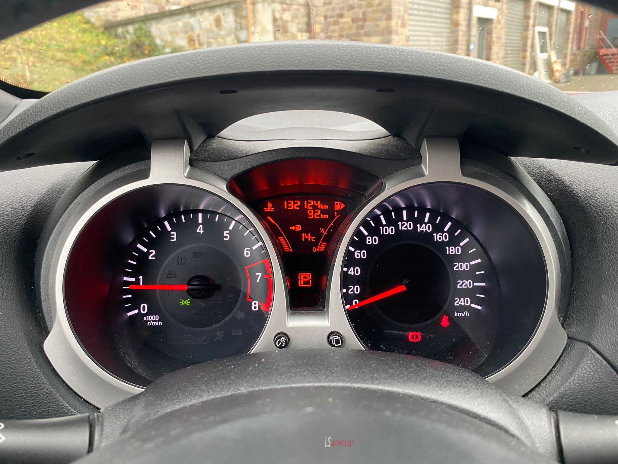 
								Nissan Juke 1.6e*Boite automatique*Navi*Camera*Eu6b full									