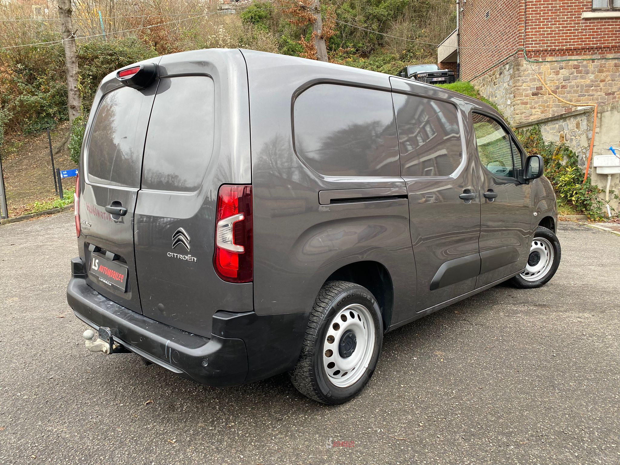 
								Citroën Berlingo XL* 1.5D*Automatic*Camera*Navi*Carplay full									