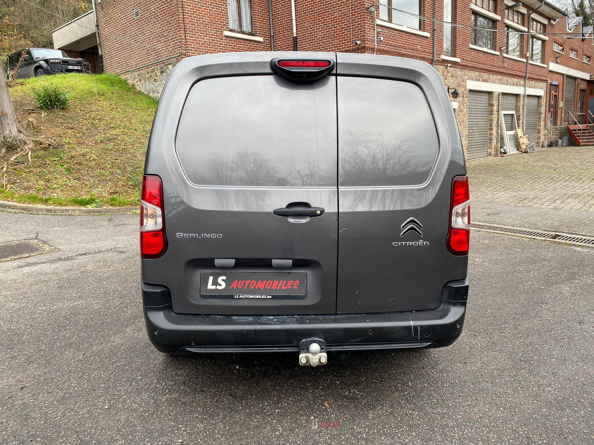 
								Citroën Berlingo XL* 1.5D*Automatic*Camera*Navi*Carplay full									
