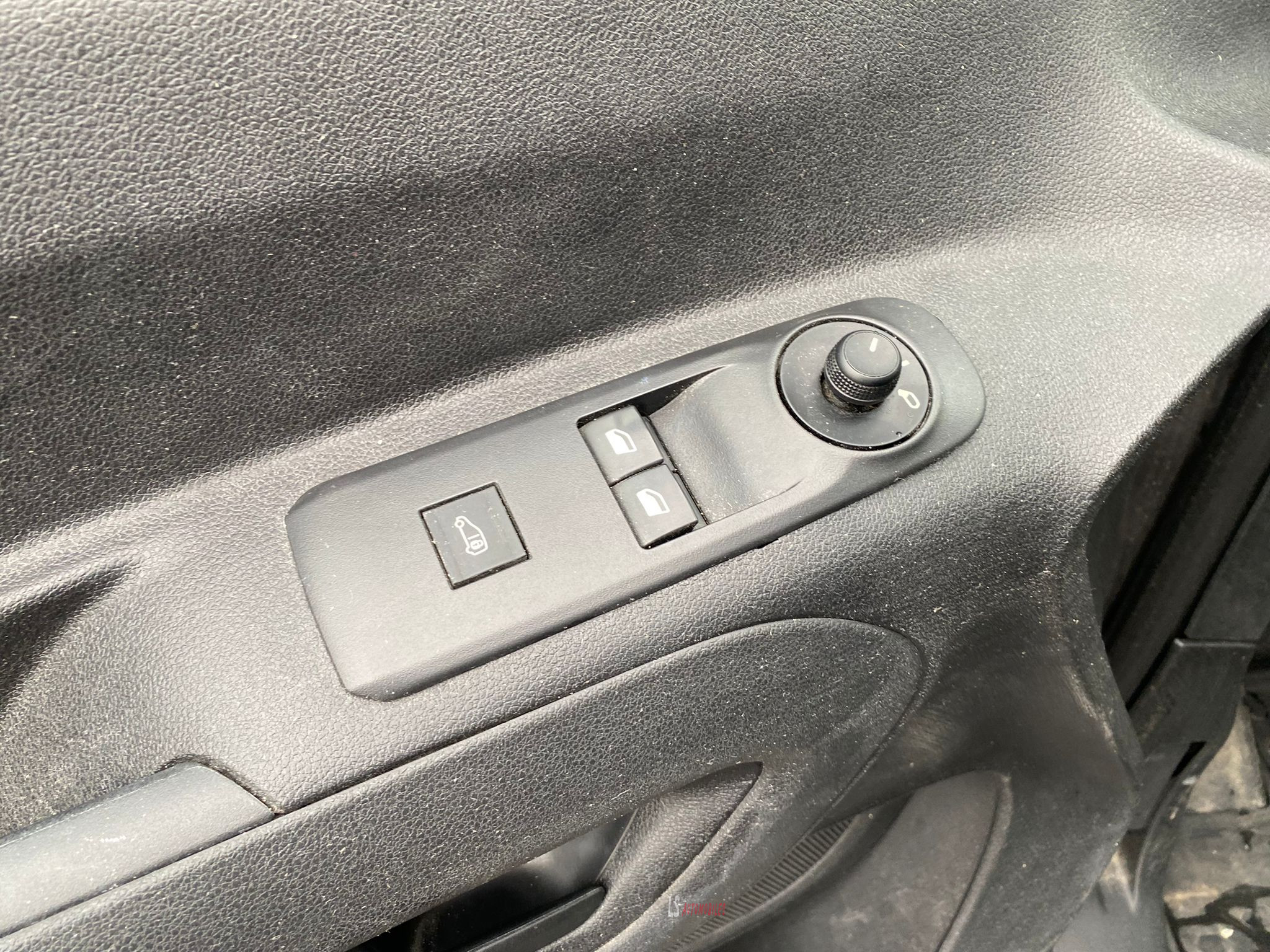 
								Citroën Berlingo XL* 1.5D*Automatic*Camera*Navi*Carplay full									