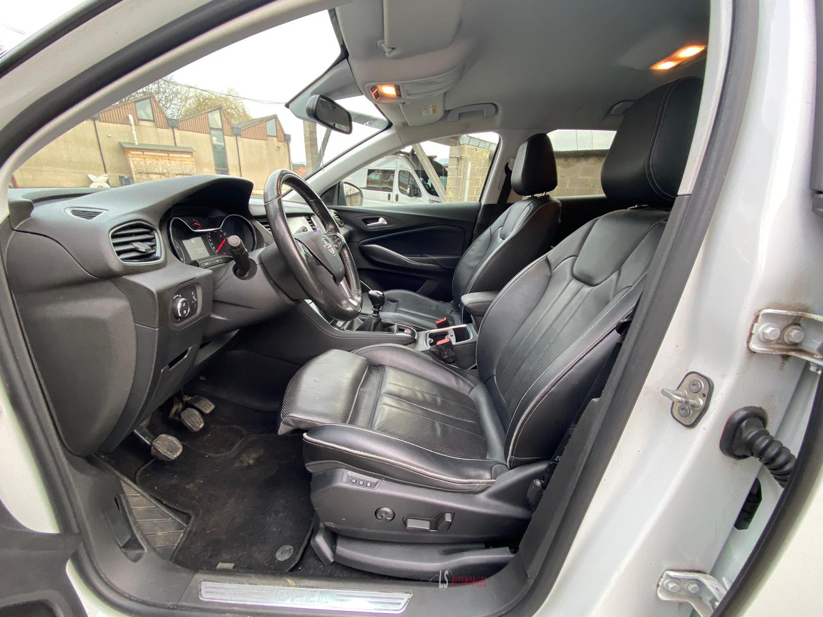 
								OPEL GRANDLAND X 1.6d full									