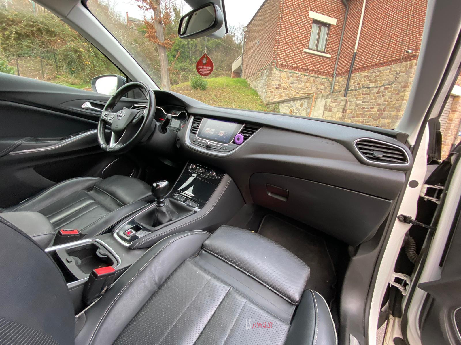 
								OPEL GRANDLAND X 1.6d full									