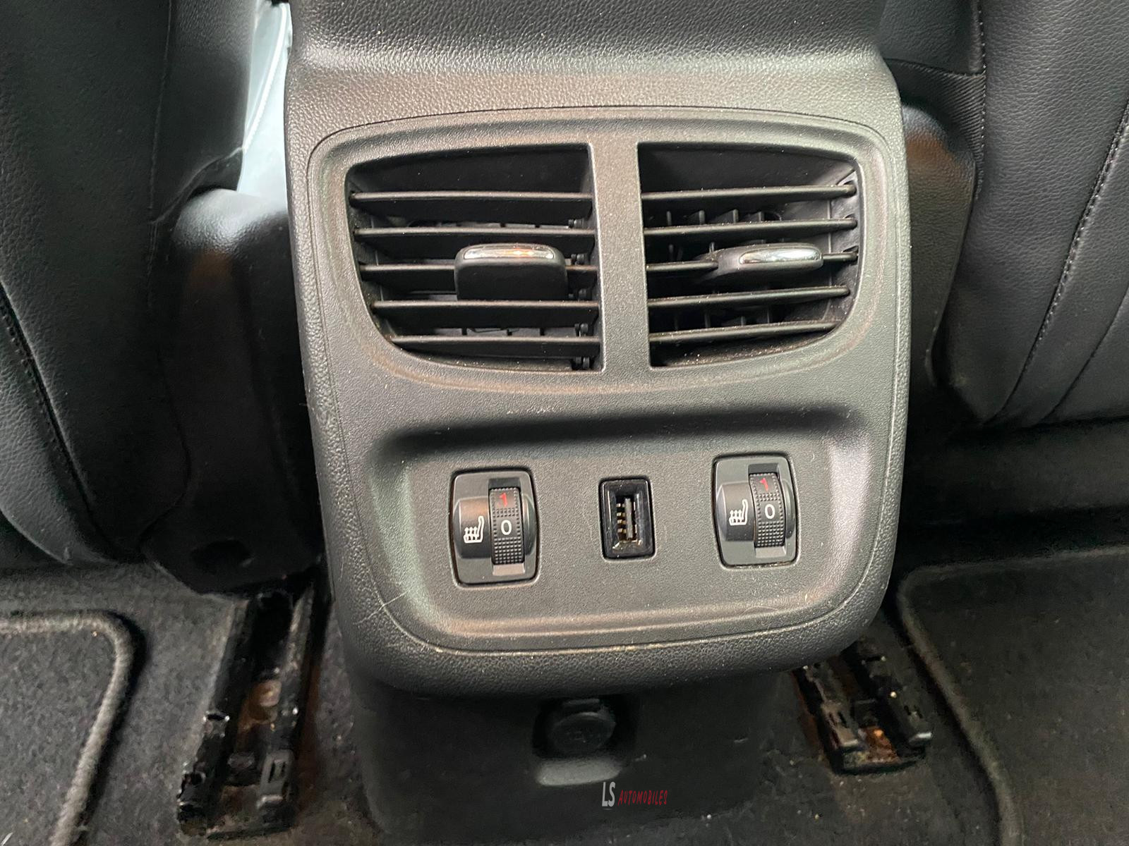 
								OPEL GRANDLAND X 1.6d full									