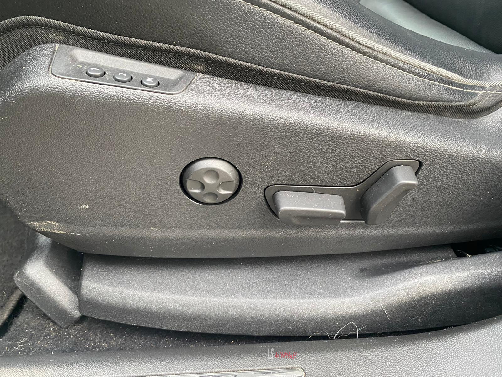 
								OPEL GRANDLAND X 1.6d full									