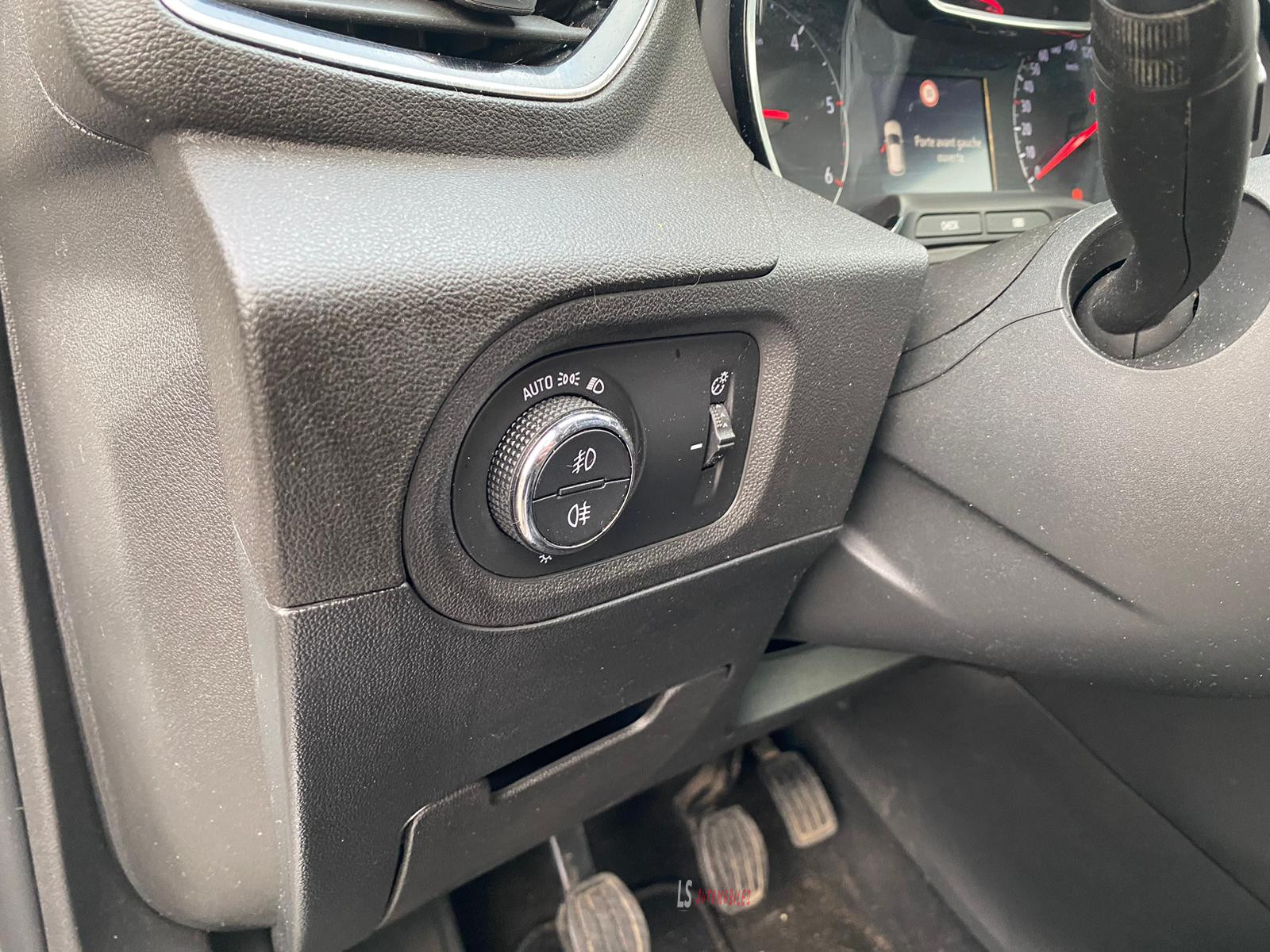 
								OPEL GRANDLAND X 1.6d full									