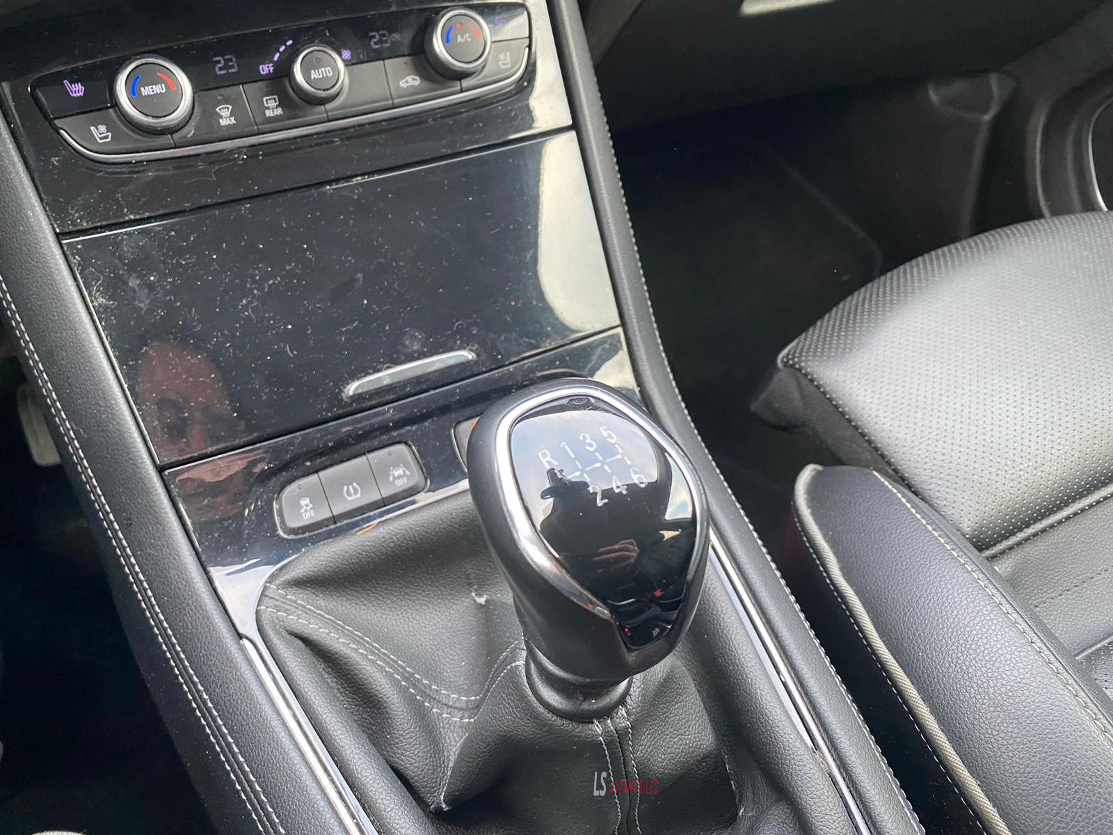 
								OPEL GRANDLAND X 1.6d full									