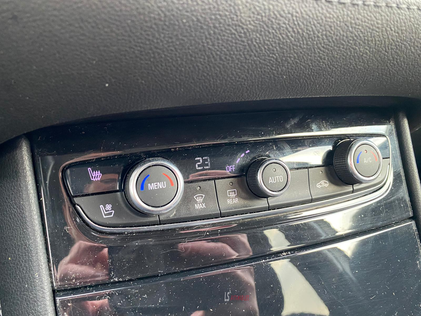 
								OPEL GRANDLAND X 1.6d full									