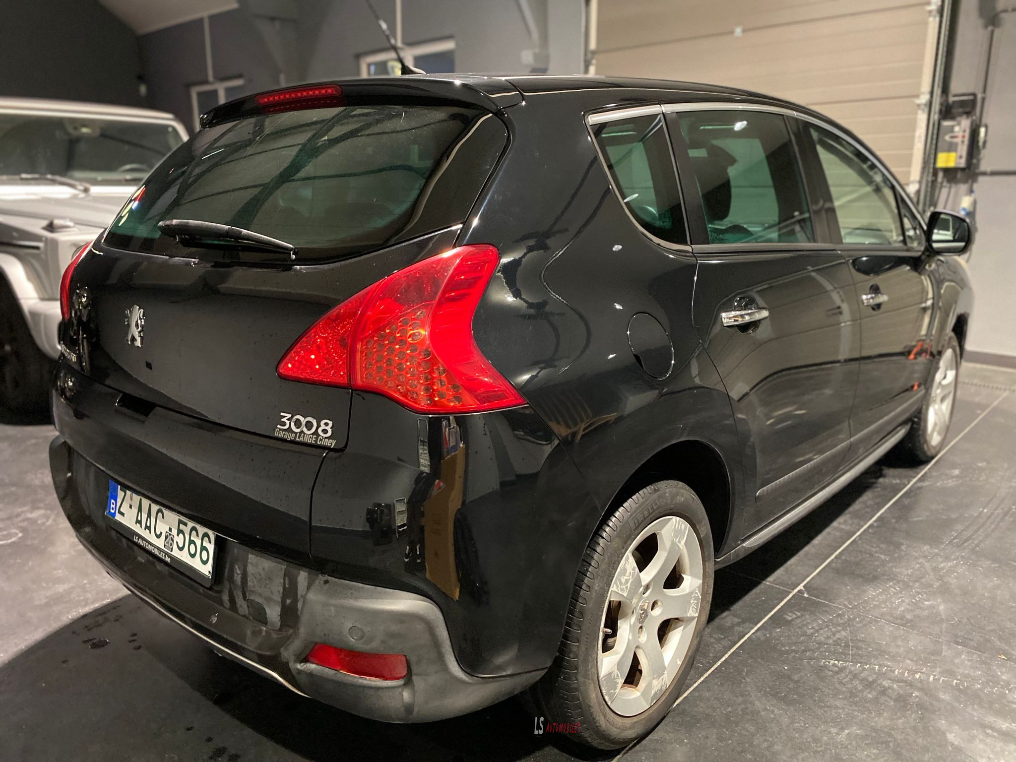 
								Peugeot 3008 1.6 HDi*Pano*Navi full									