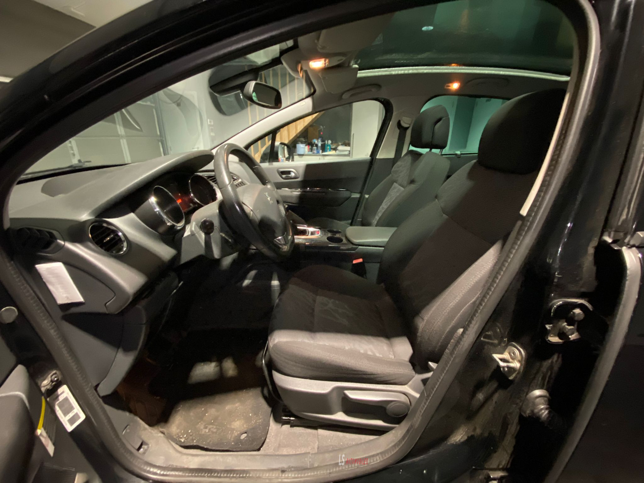 
								Peugeot 3008 1.6 HDi*Pano*Navi full									