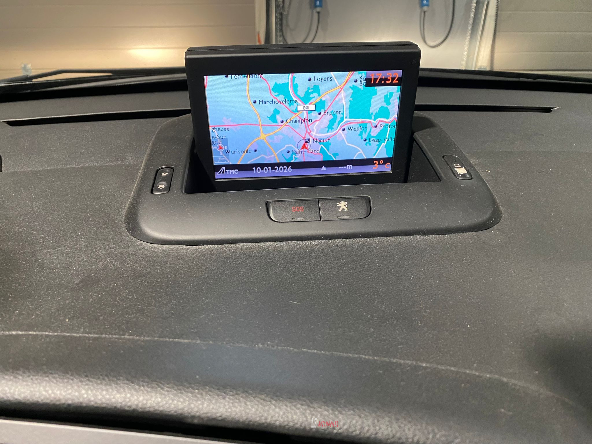 
								Peugeot 3008 1.6 HDi*Pano*Navi full									