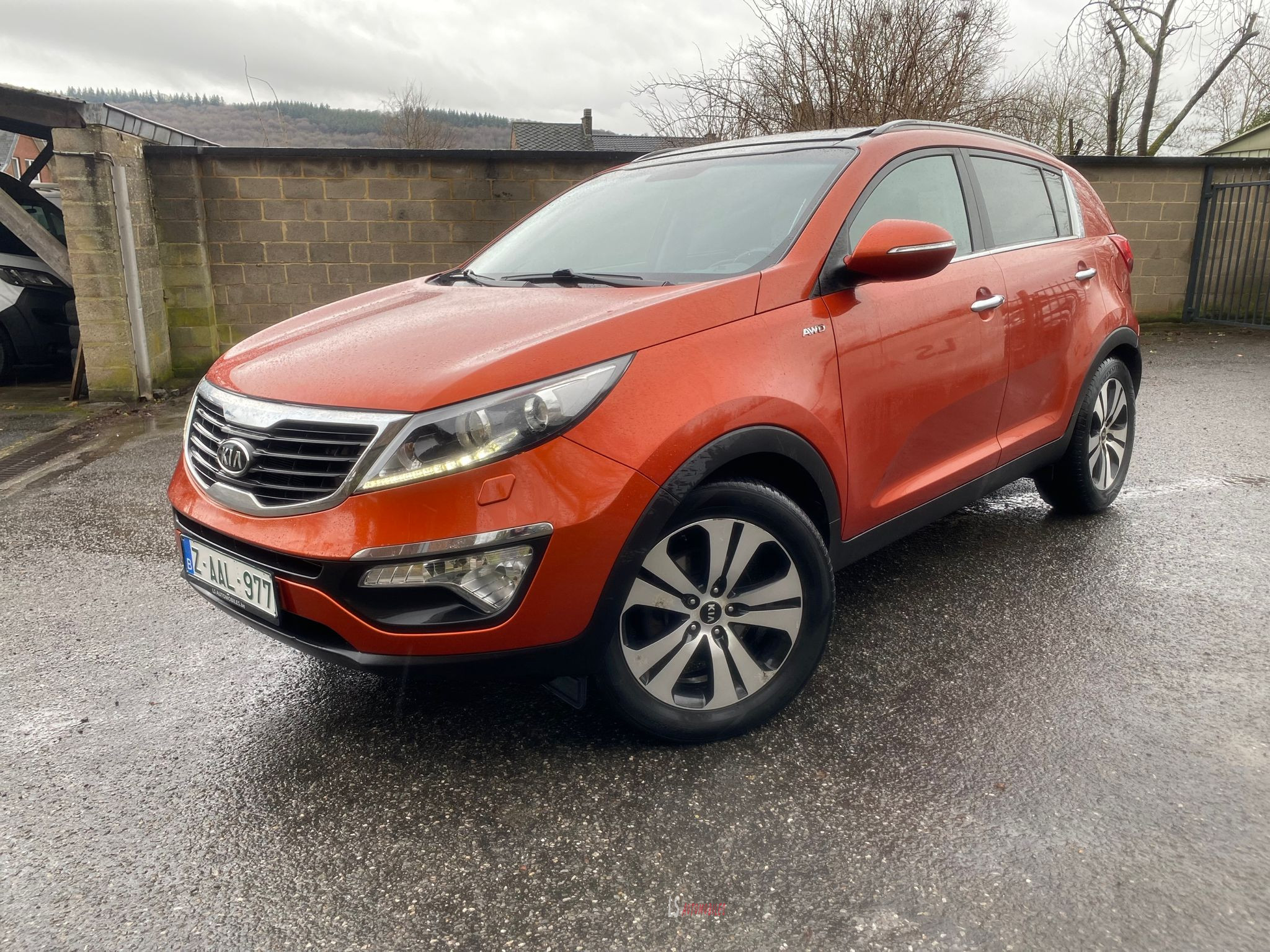 
								KIA SPORTAGE full									