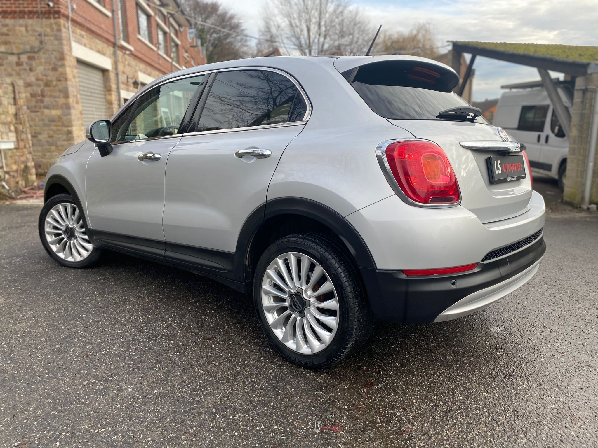 
								FIAT 500X full									