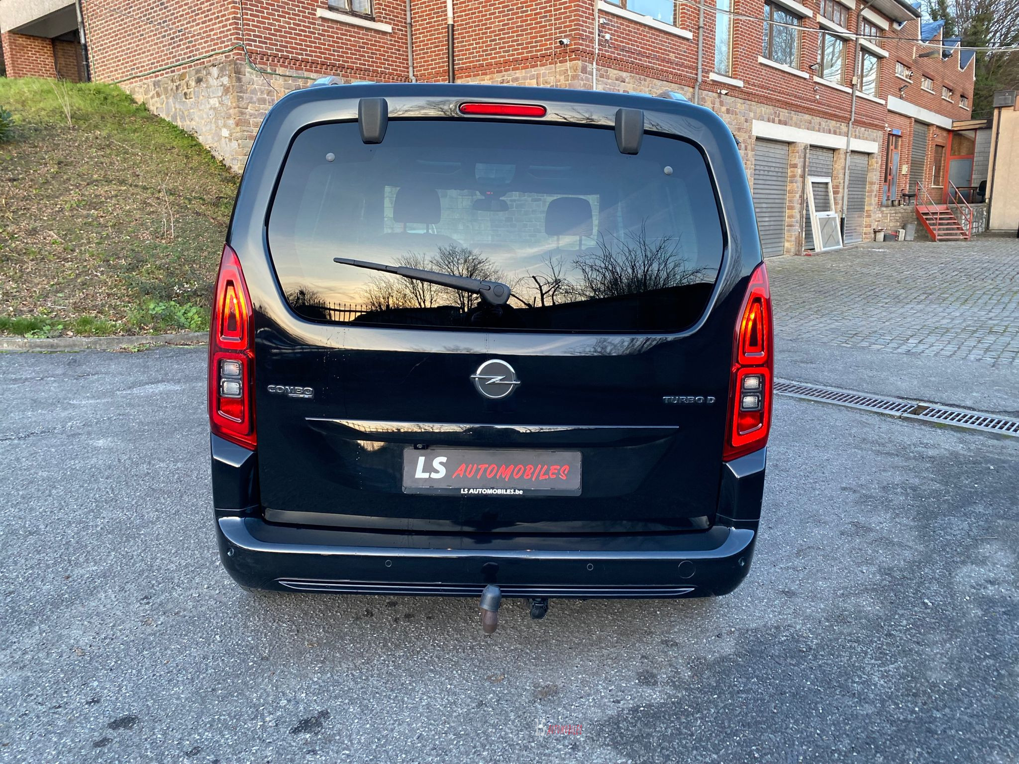 
								Opel Combo Life 1.5d*5Seats*Navi*Cam*Pano*HeatedSeats full									