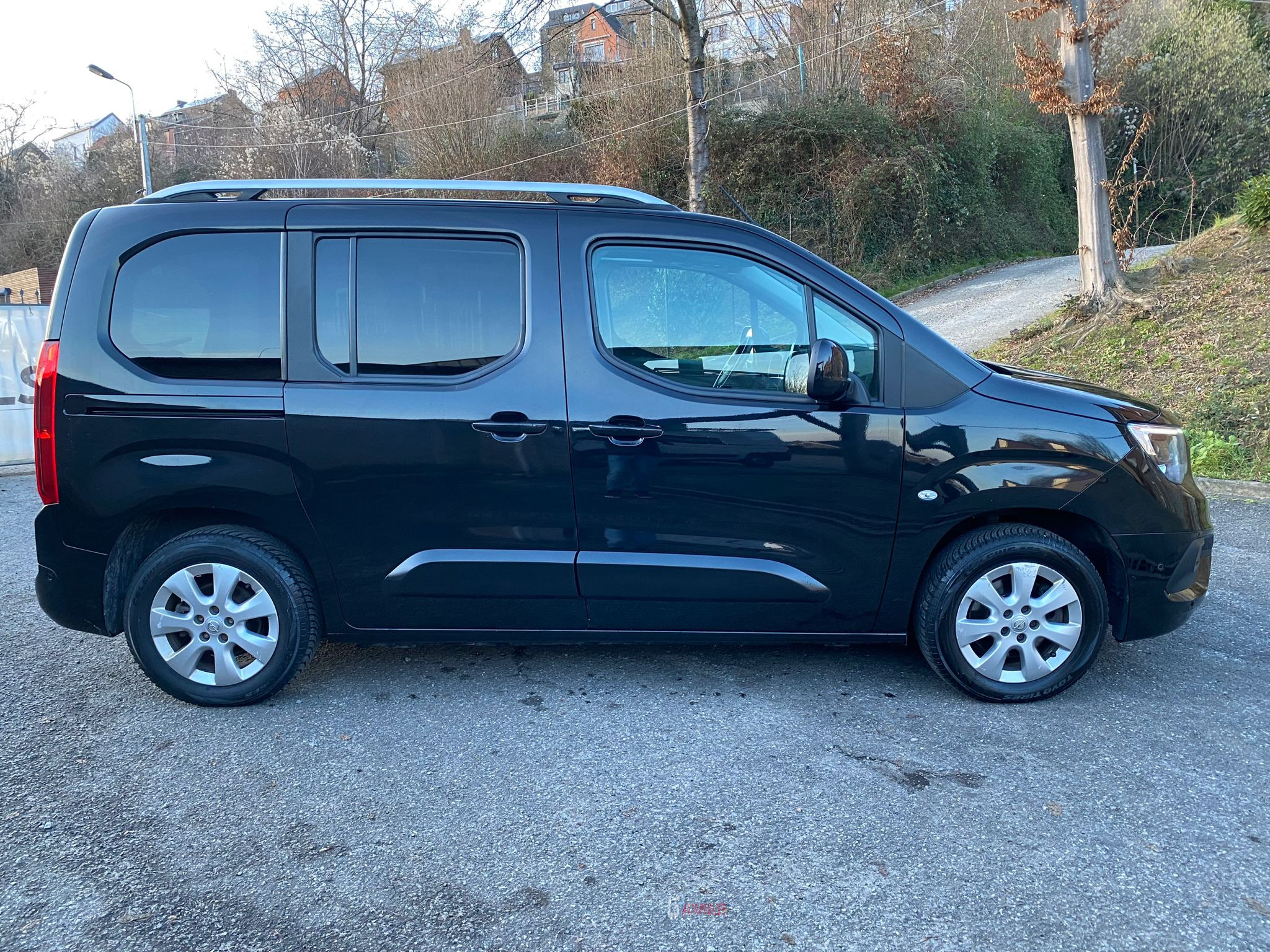 
								Opel Combo Life 1.5d*5Seats*Navi*Cam*Pano*HeatedSeats full									