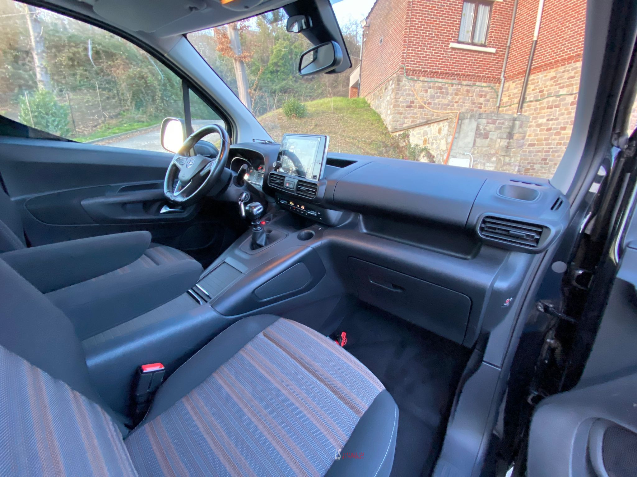 
								Opel Combo Life 1.5d*5Seats*Navi*Cam*Pano*HeatedSeats full									