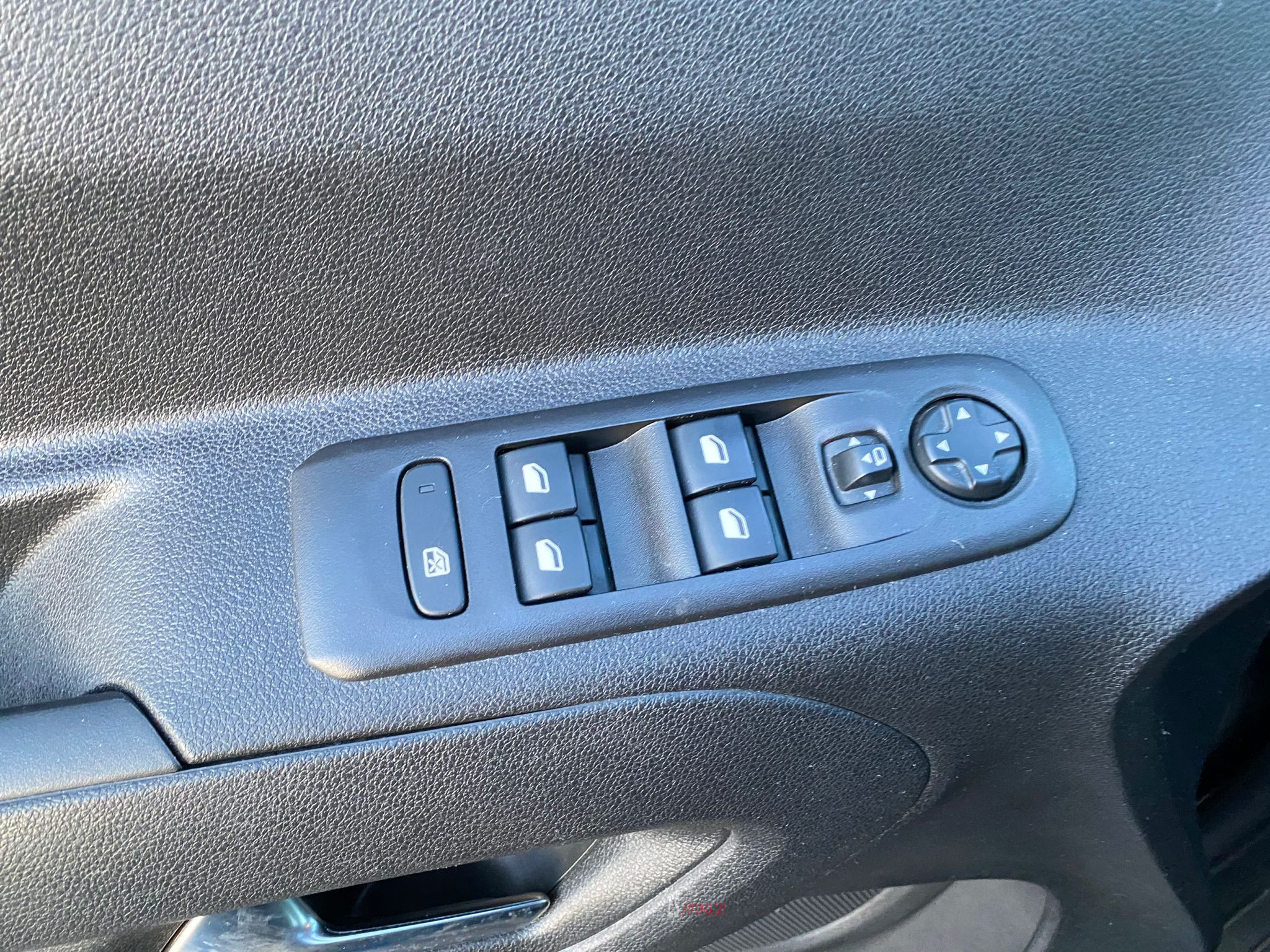 
								Opel Combo Life 1.5d*5Seats*Navi*Cam*Pano*HeatedSeats full									