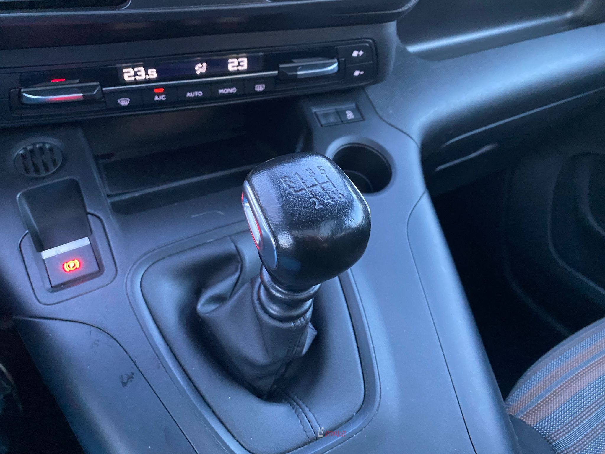 
								Opel Combo Life 1.5d*5Seats*Navi*Cam*Pano*HeatedSeats full									