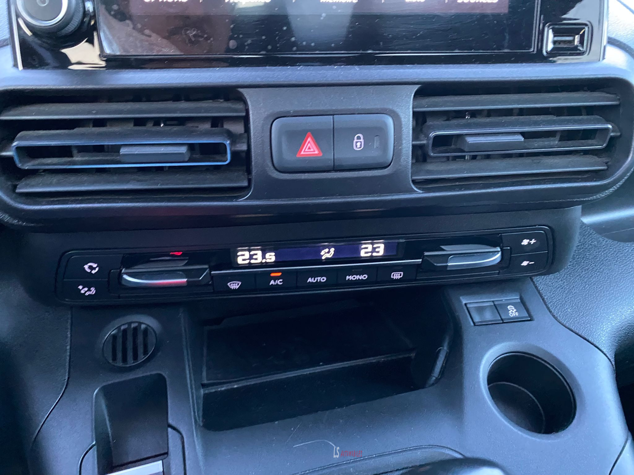 
								Opel Combo Life 1.5d*5Seats*Navi*Cam*Pano*HeatedSeats full									