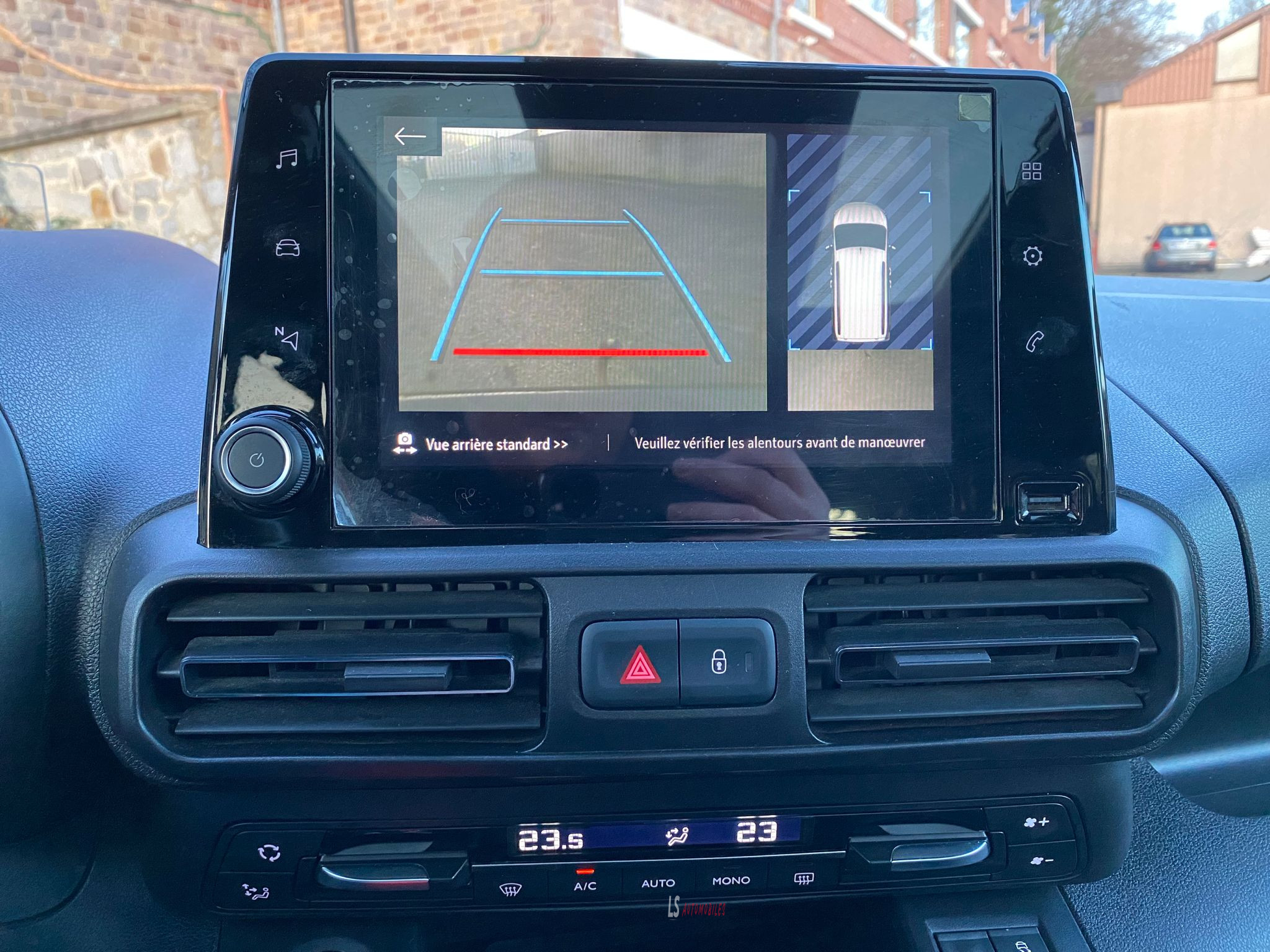 
								Opel Combo Life 1.5d*5Seats*Navi*Cam*Pano*HeatedSeats full									