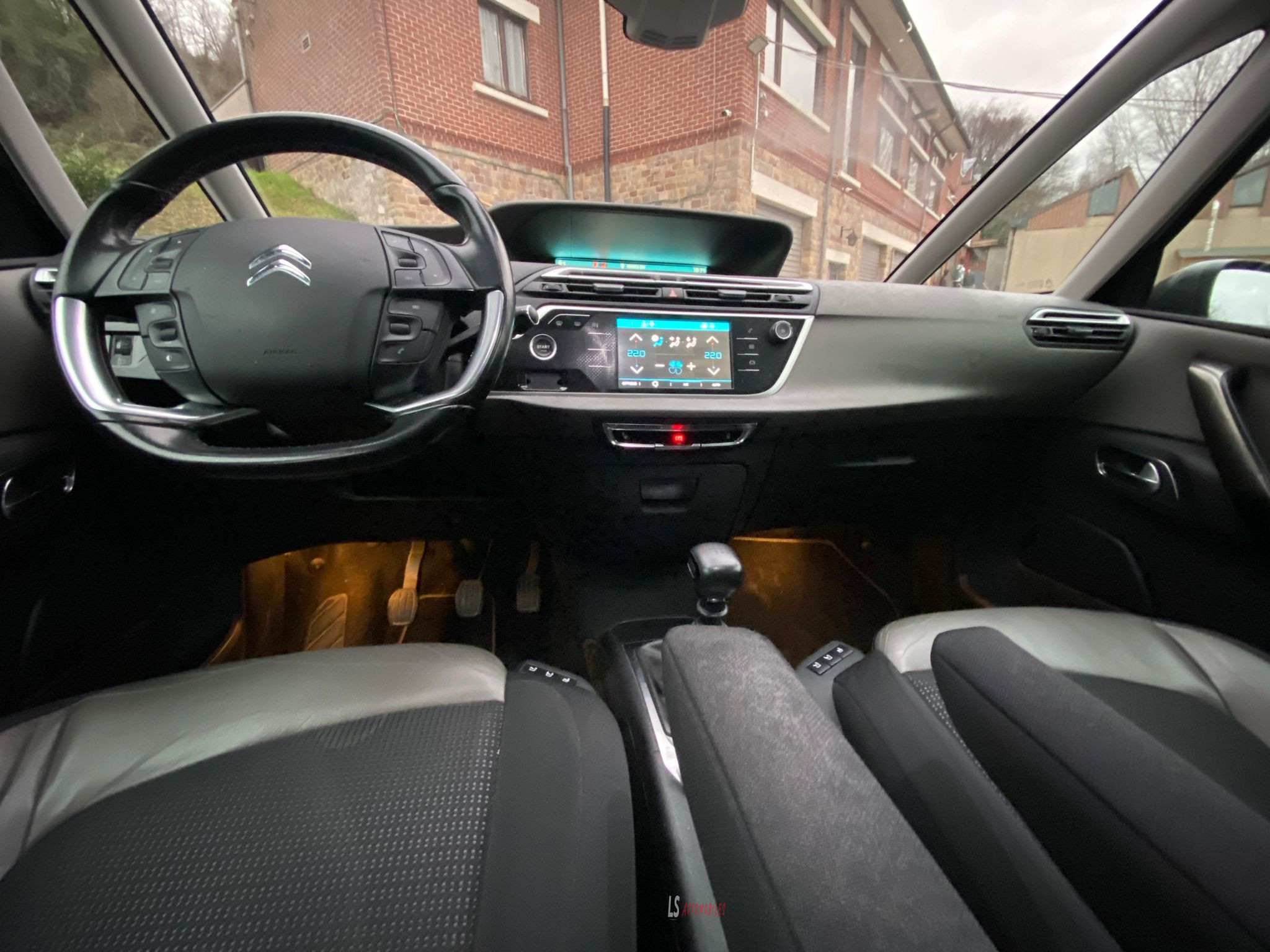 
								Citroën C4 Spacetourer Shine*NAVI*CAMERA full									