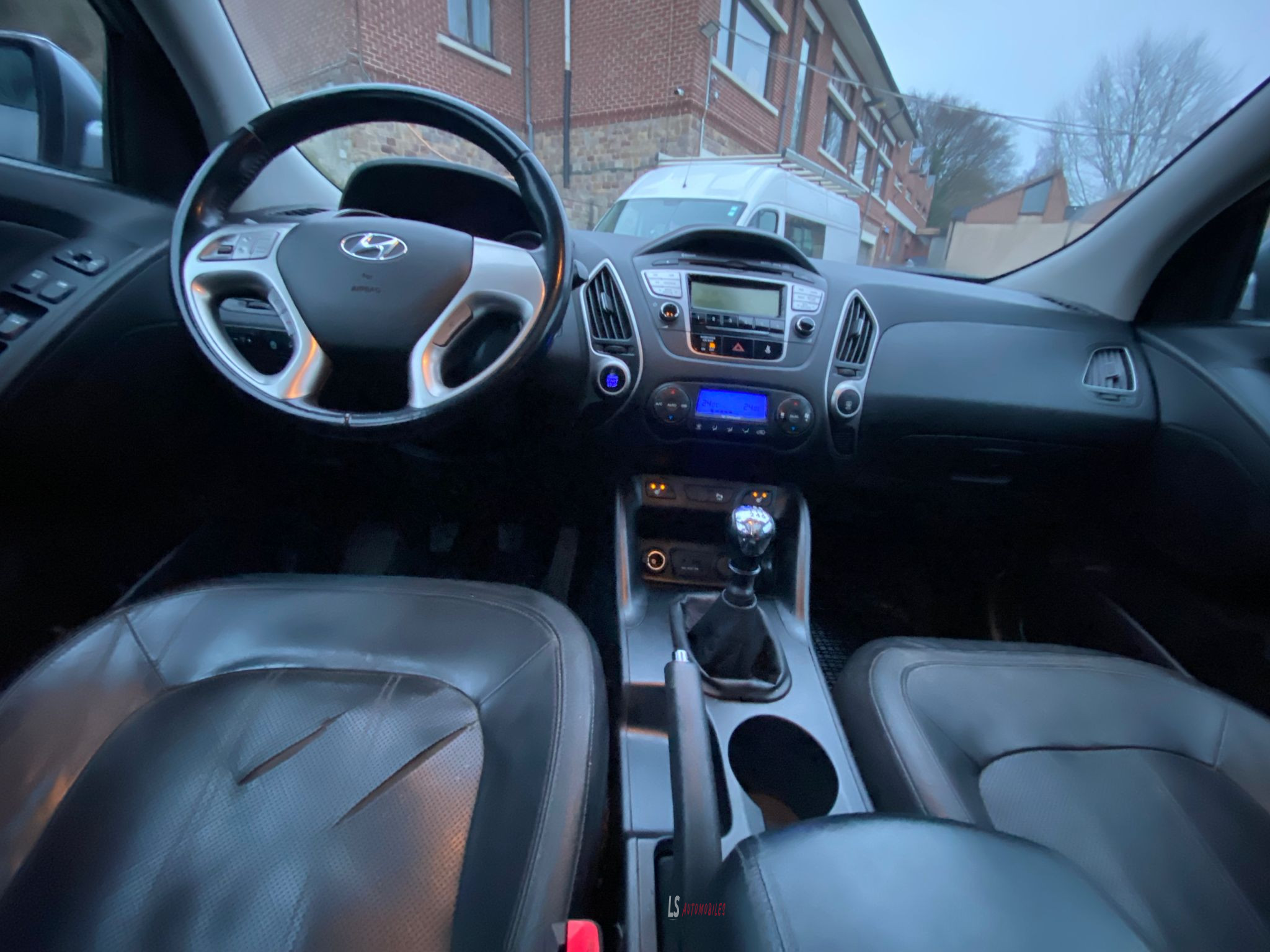 
								Hyundai IX35 2012 full									