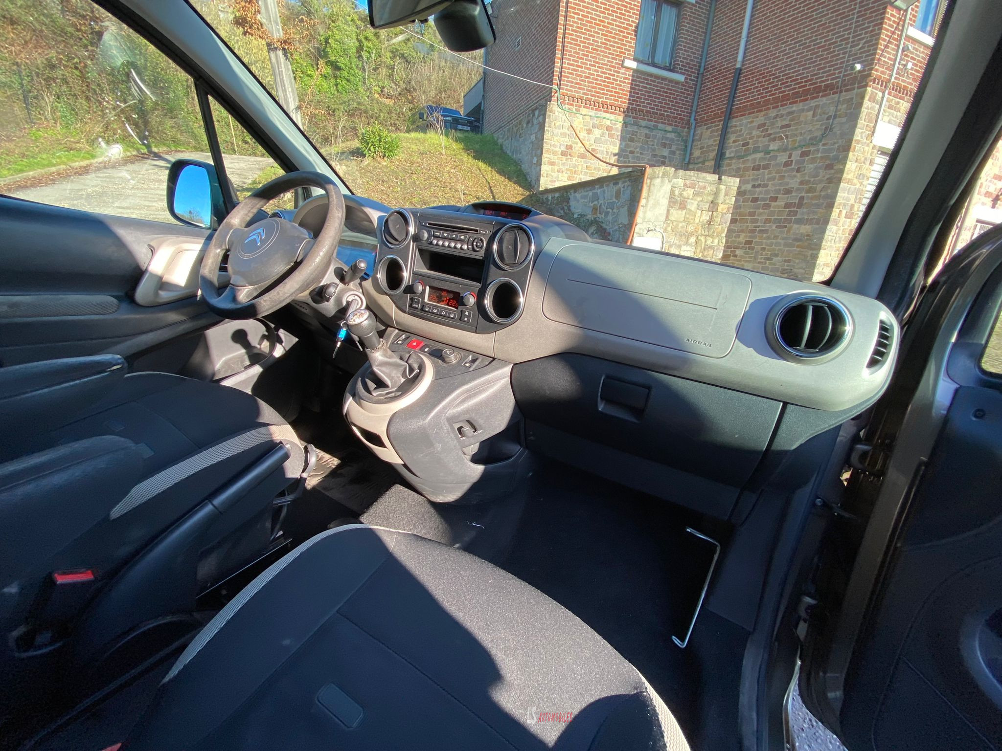 
								CITROEN BERLINGO 2015 full									