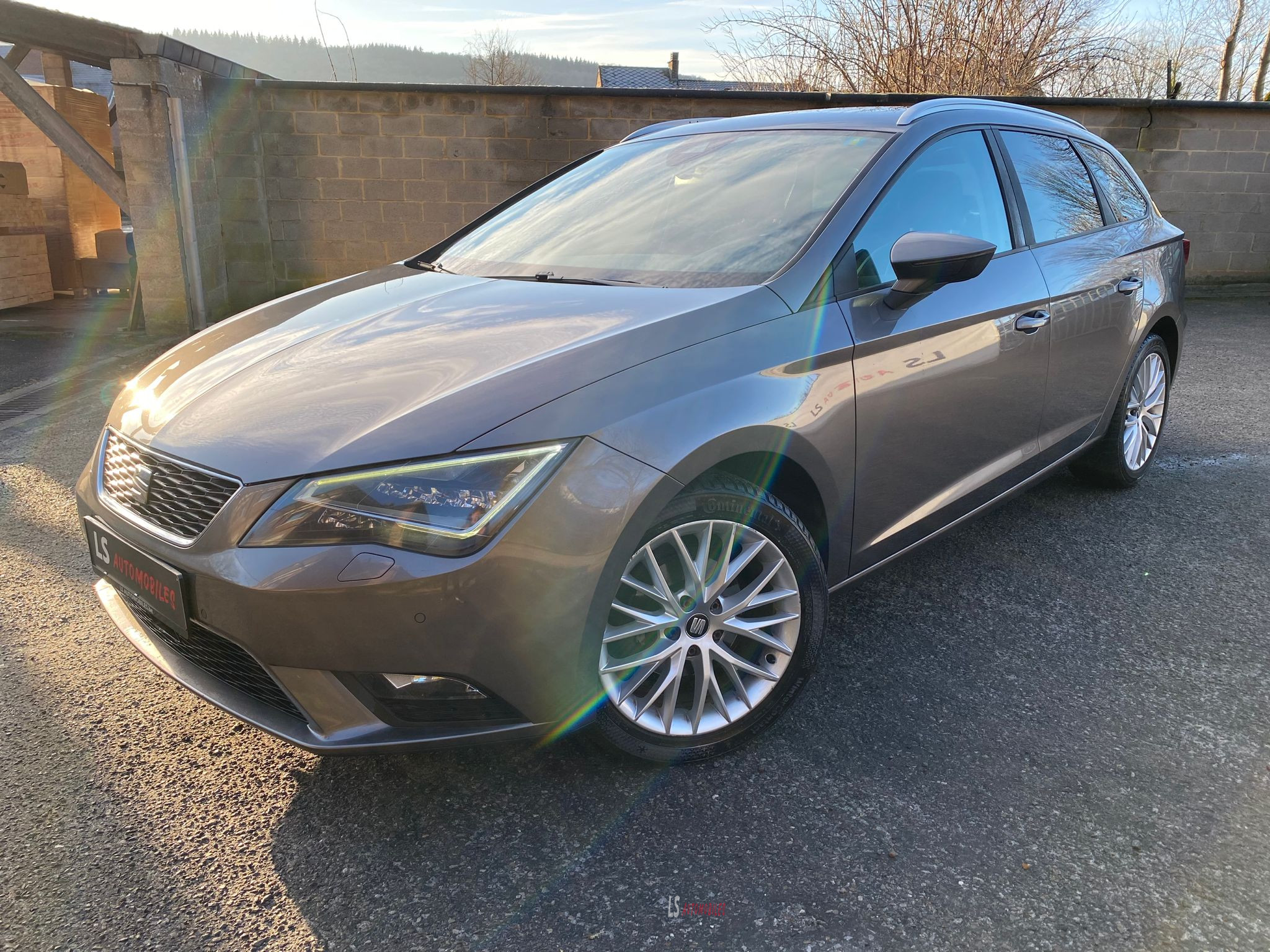
								Seat Leon ST 1.2 TSI*DSG*NAVI*LEDER*PANO*TOITPANO*EU6 full									