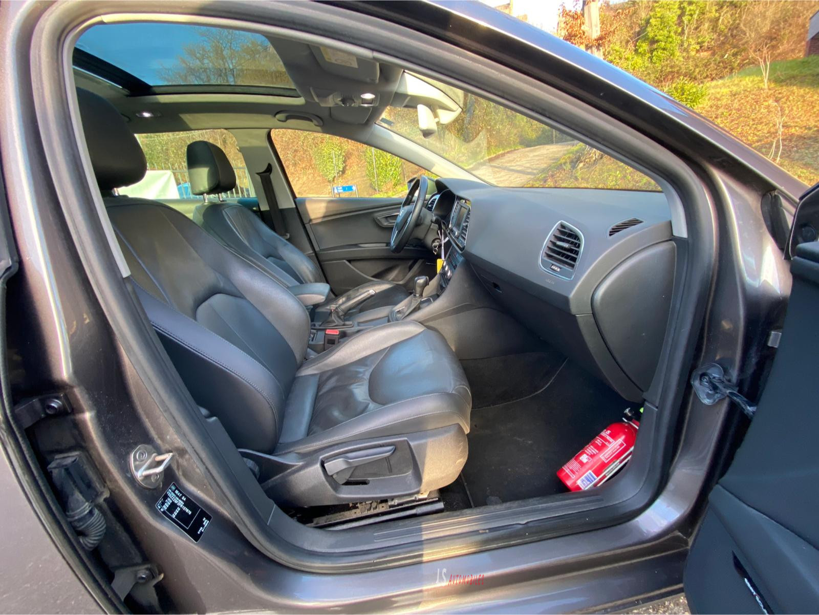 
								Seat Leon ST 1.2 TSI*DSG*NAVI*LEDER*PANO*TOITPANO*EU6 full									