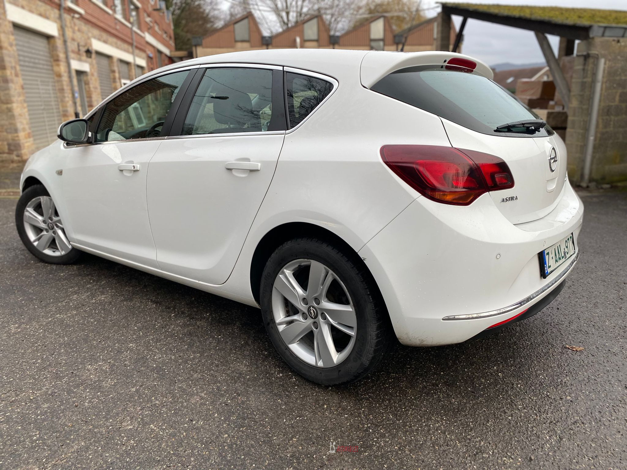
								opel ASTRA 2014 full									